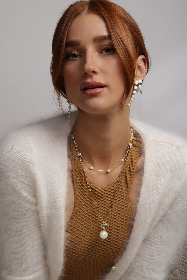 How To Wear Pearls (3 Different Ways)