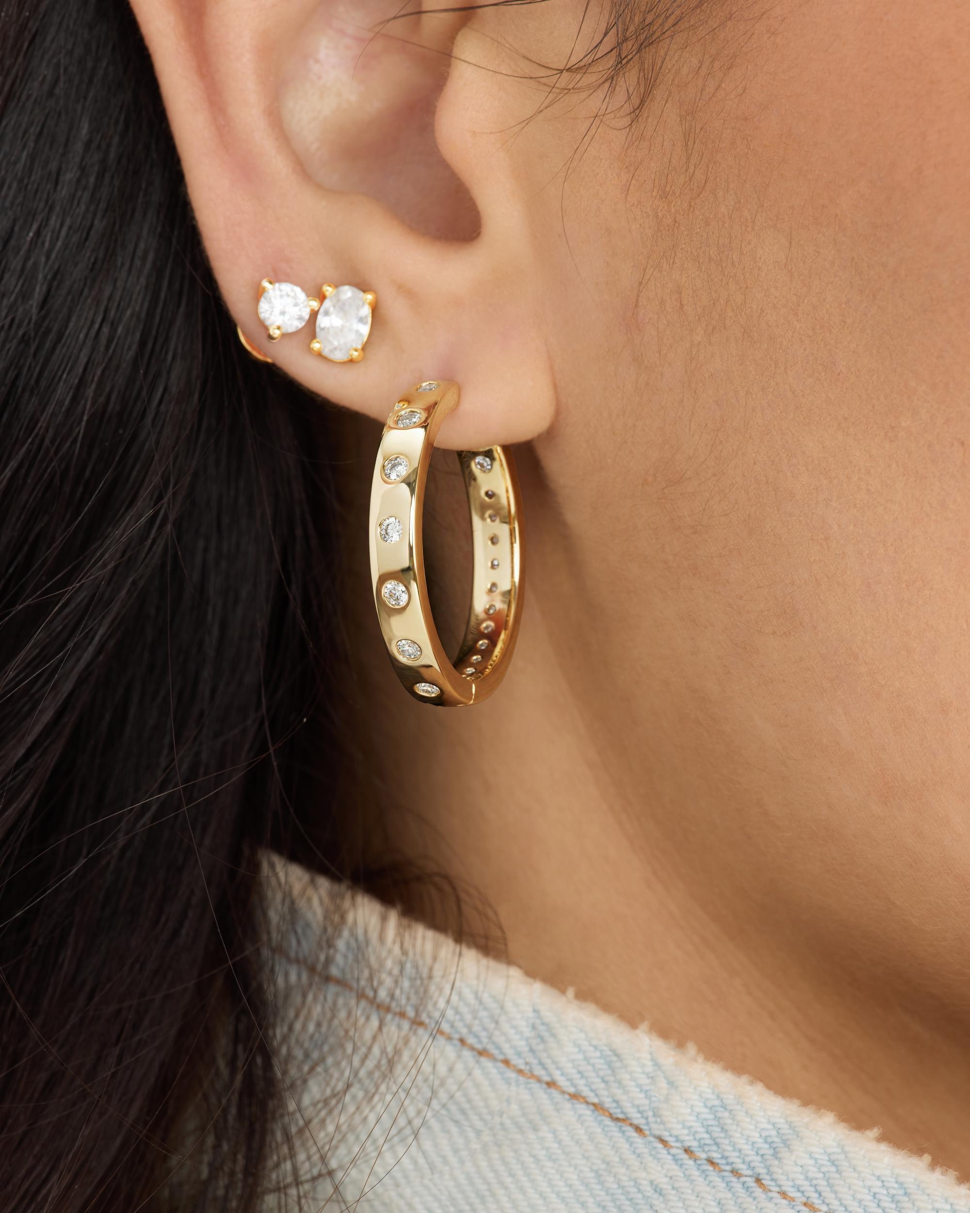 Ashley Infinity Reversible Hoops 1" - Gold|White Diamondettes