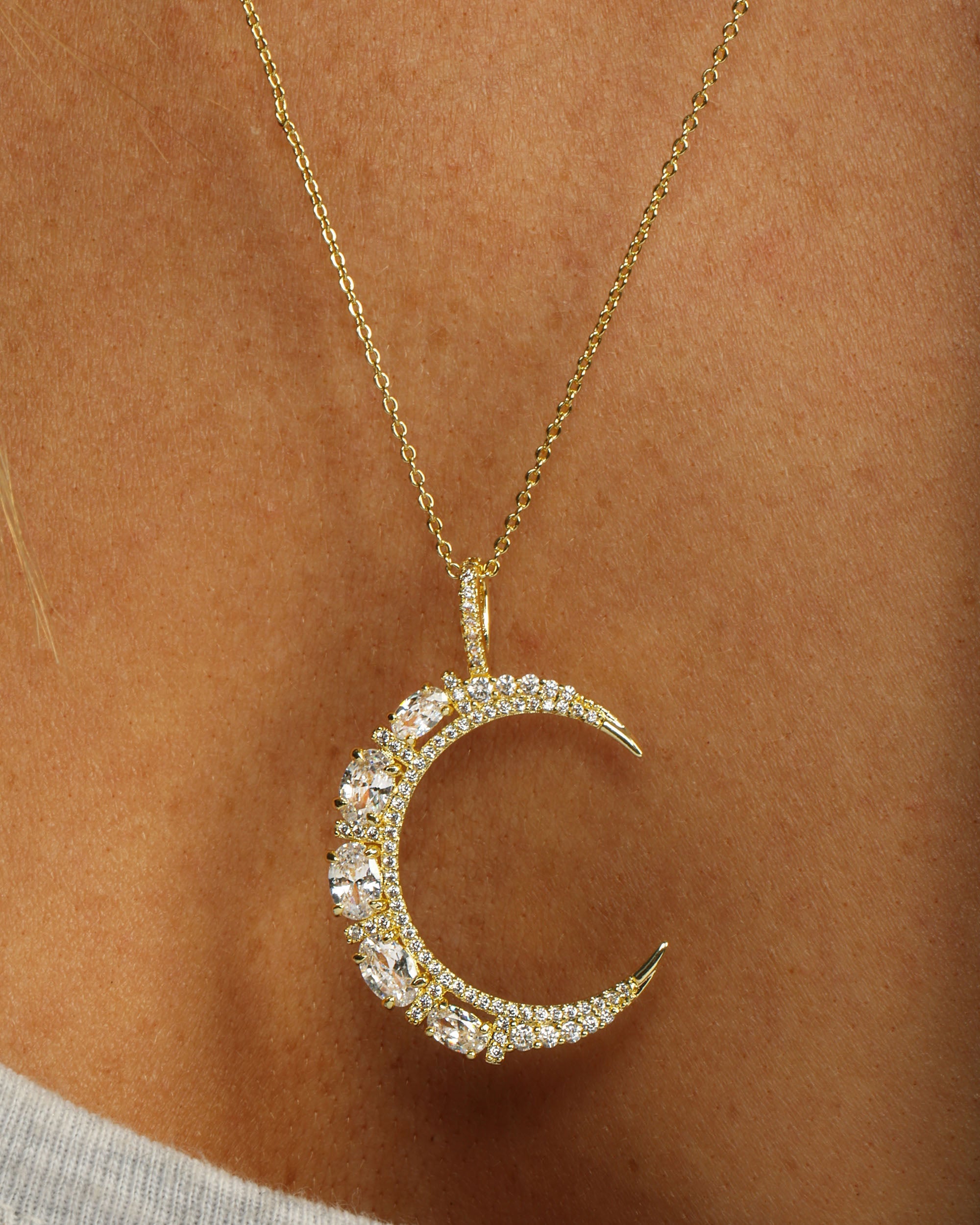 She's an Icon Moon Necklace - Gold|White Diamondettes