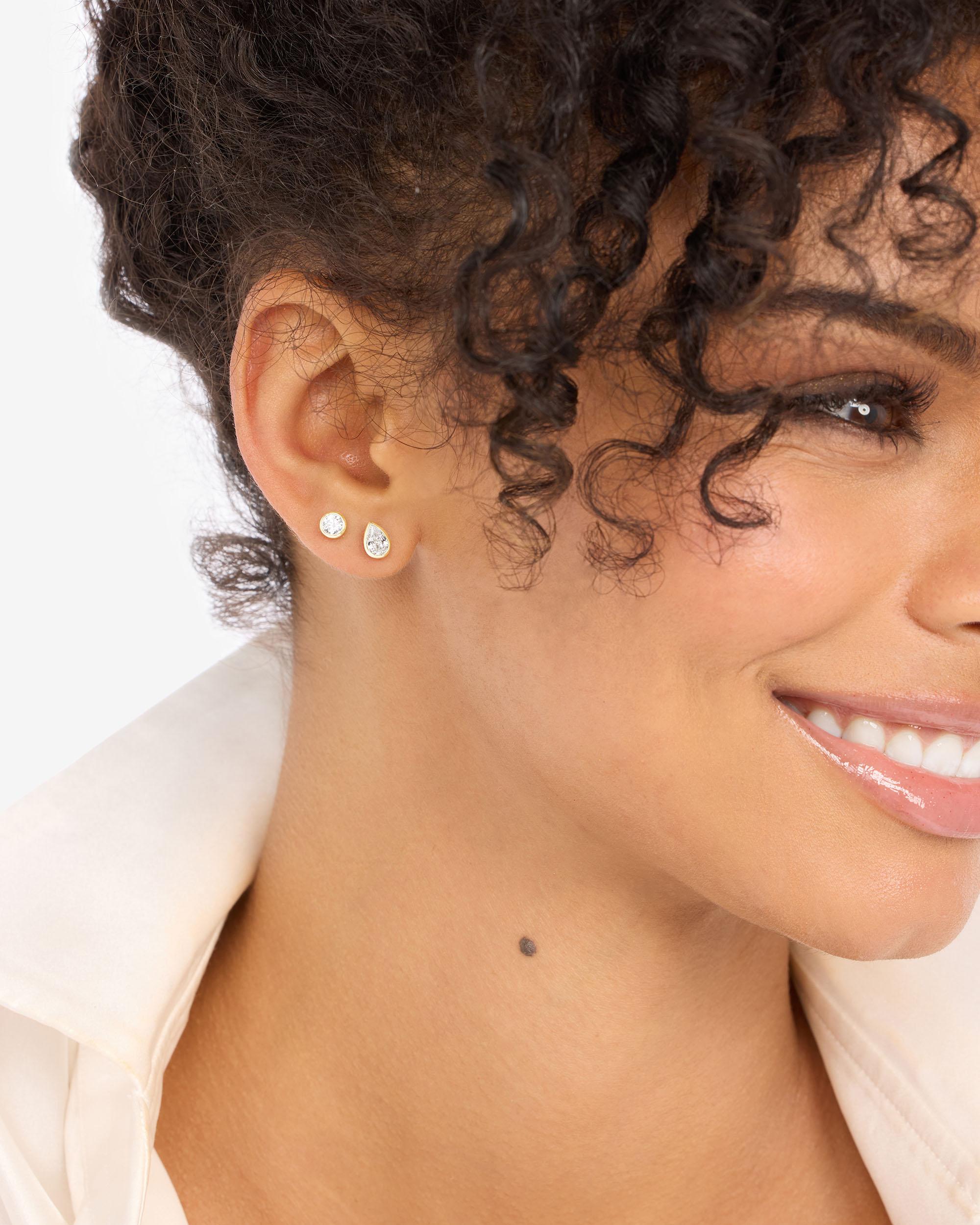 Isla 6mm Studs - Gold|White Diamondettes