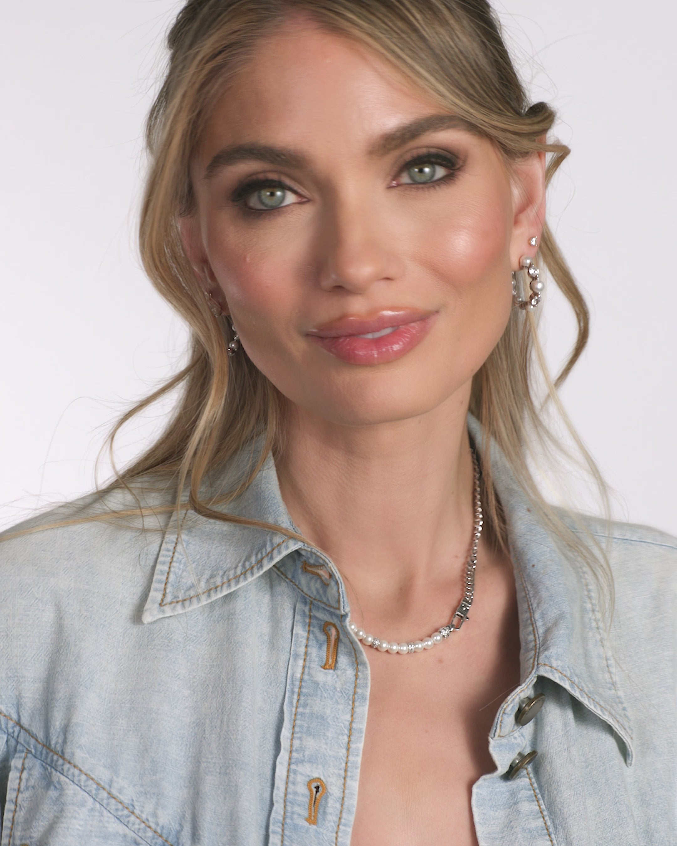 She's an Icon Pearl Hoops 1" - Silver
