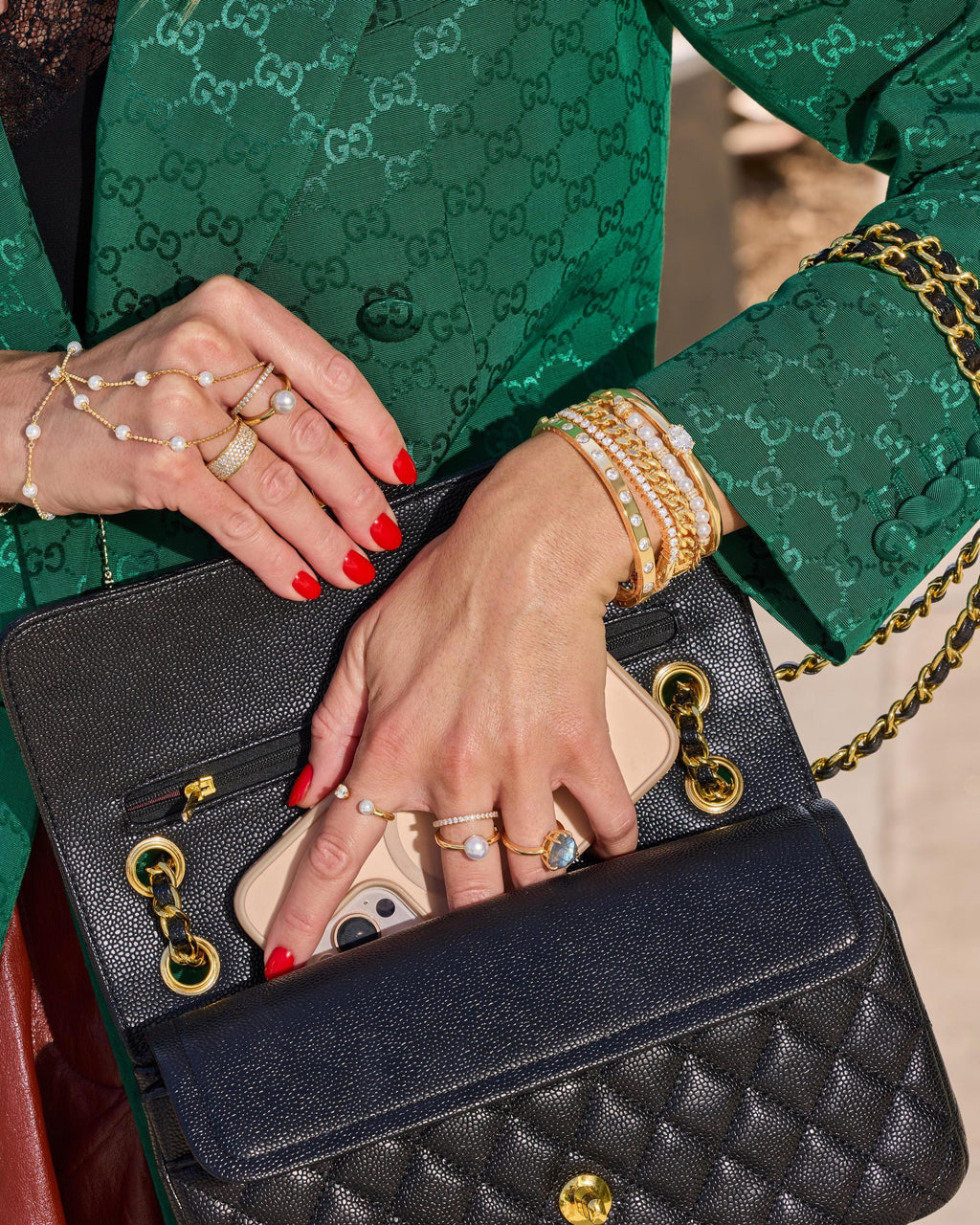 Perfect Pearl Hand-Chain - Gold
