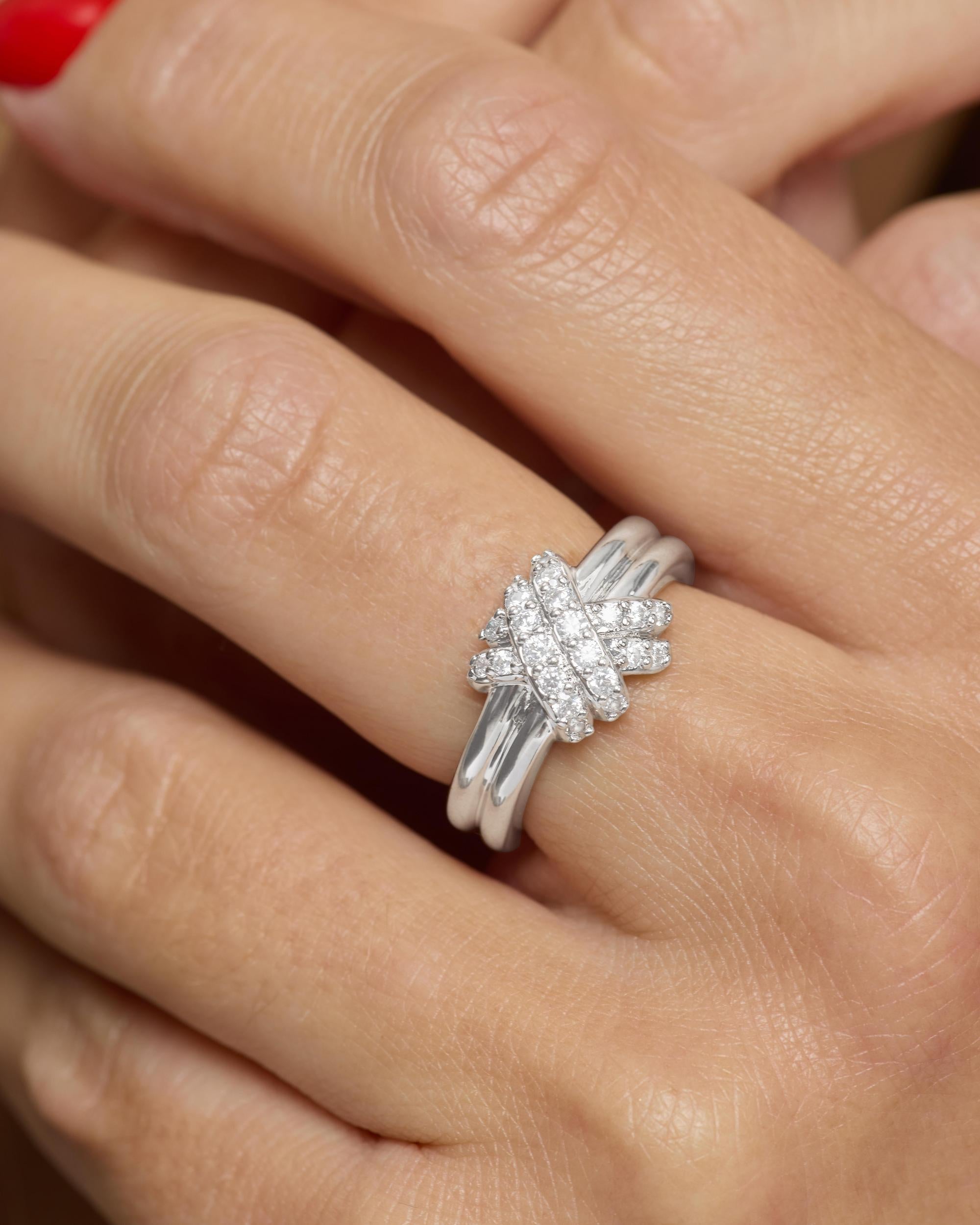 Knot Crossed Ring - Silver|White Diamondettes