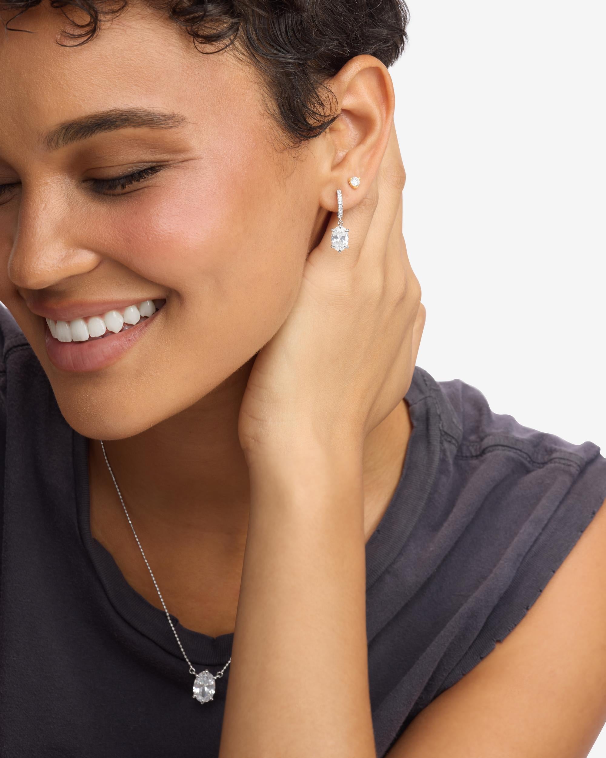 She's On Point Earrings - Silver|White Diamondettes