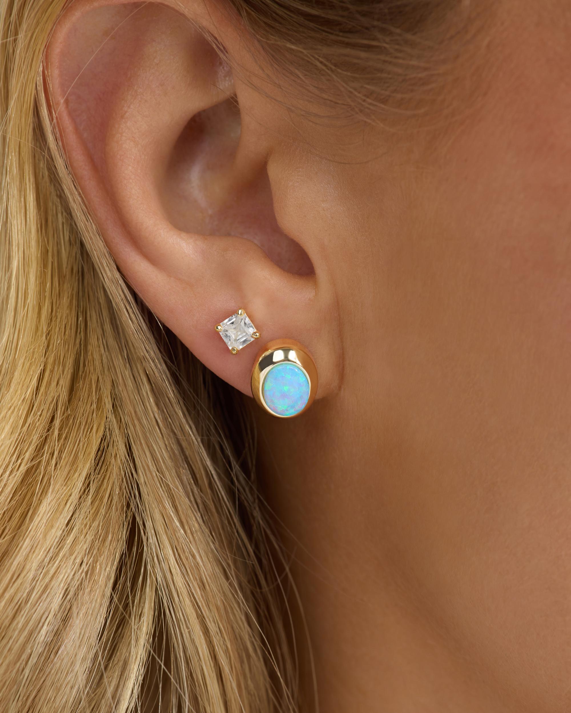 She's a Boss Studs 8mm - Gold|Blue Opal
