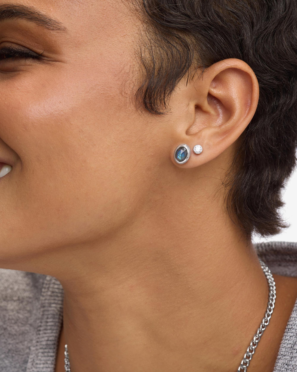 She's a Boss Studs 8mm - Silver|Labradorite
