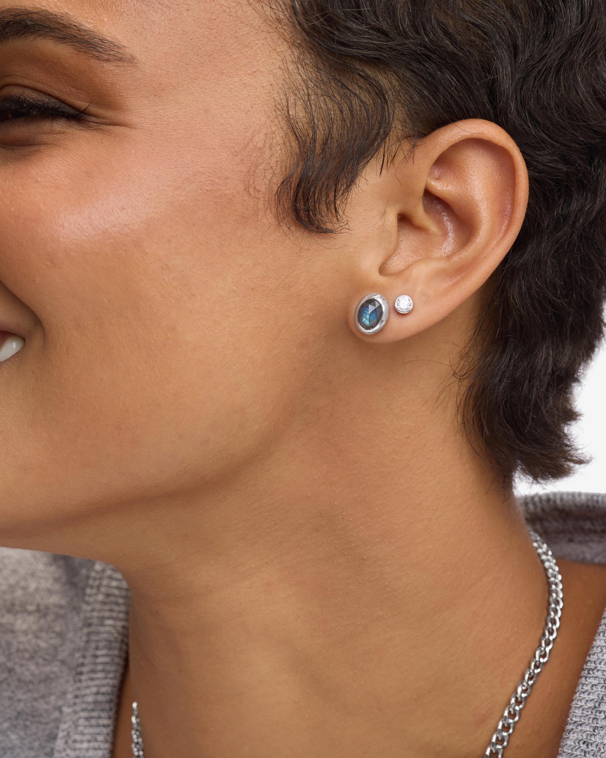 She's a Boss Studs 8mm - Silver|Labradorite