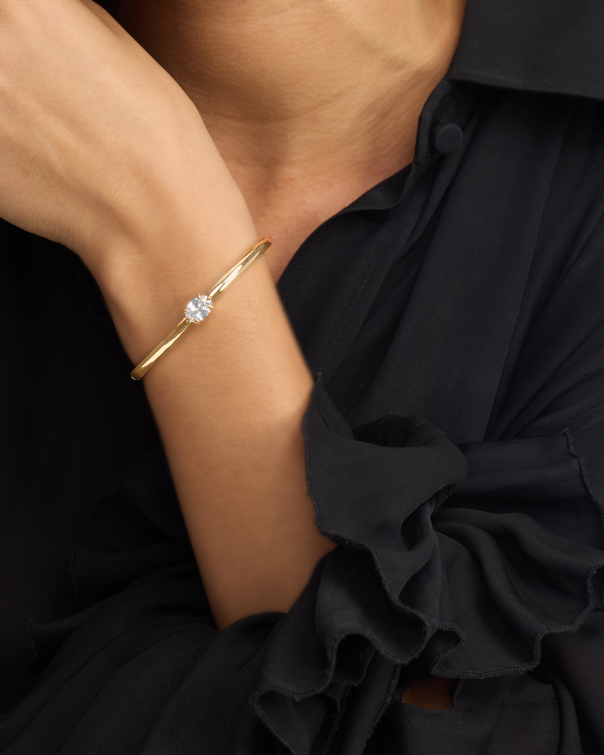 She's on Point Cuff - Gold|White Diamondettes