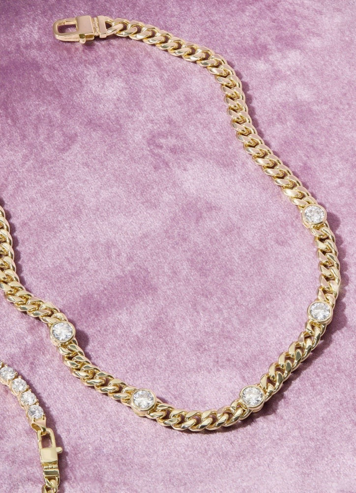 Julian 5 Diamond Chain Necklace on lavender background