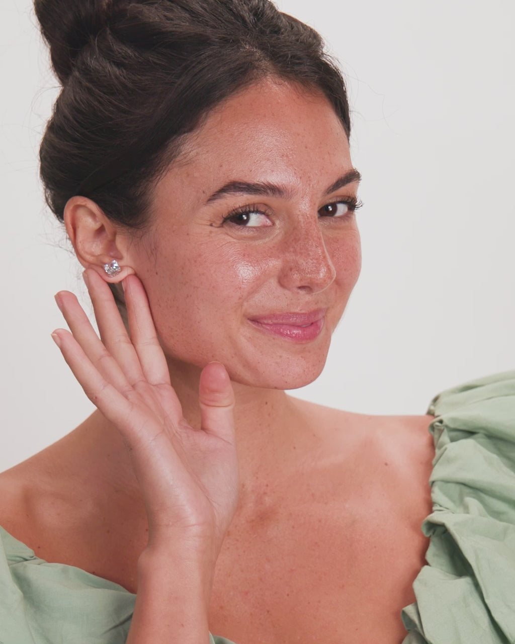 The Queen's 8mm Studs - Silver|White Diamondettes