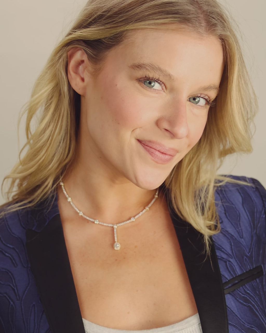 She's an Icon Lariat Necklace 16" - Gold|White Diamondettes
