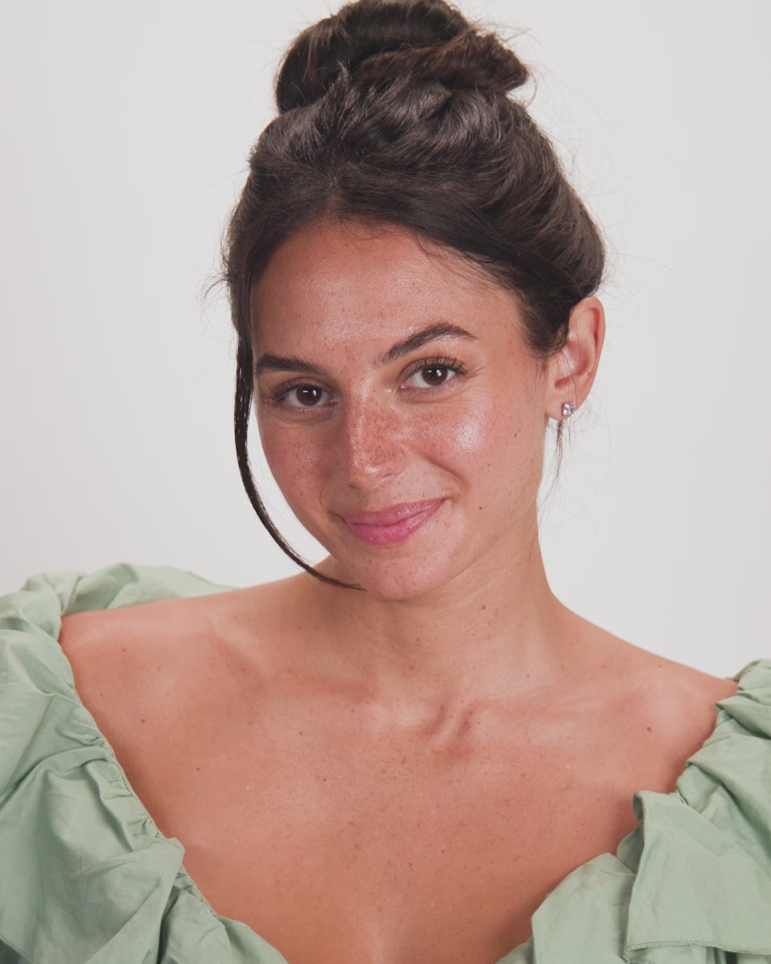 The Queen's 6mm Studs - Silver|White Diamondettes