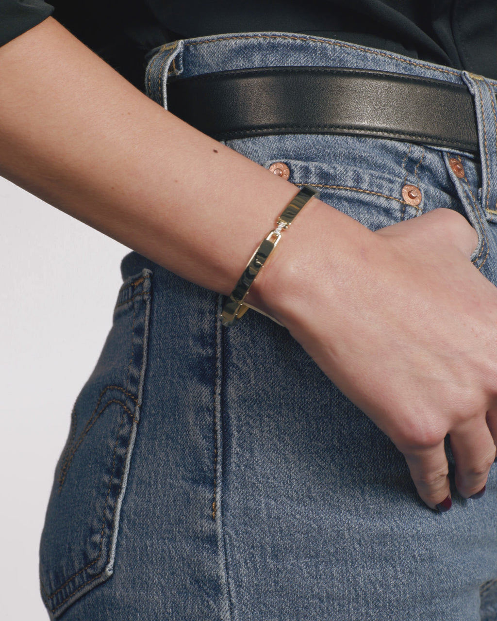 Ashley Lock Cuff 6mm - Gold|White Diamondettes