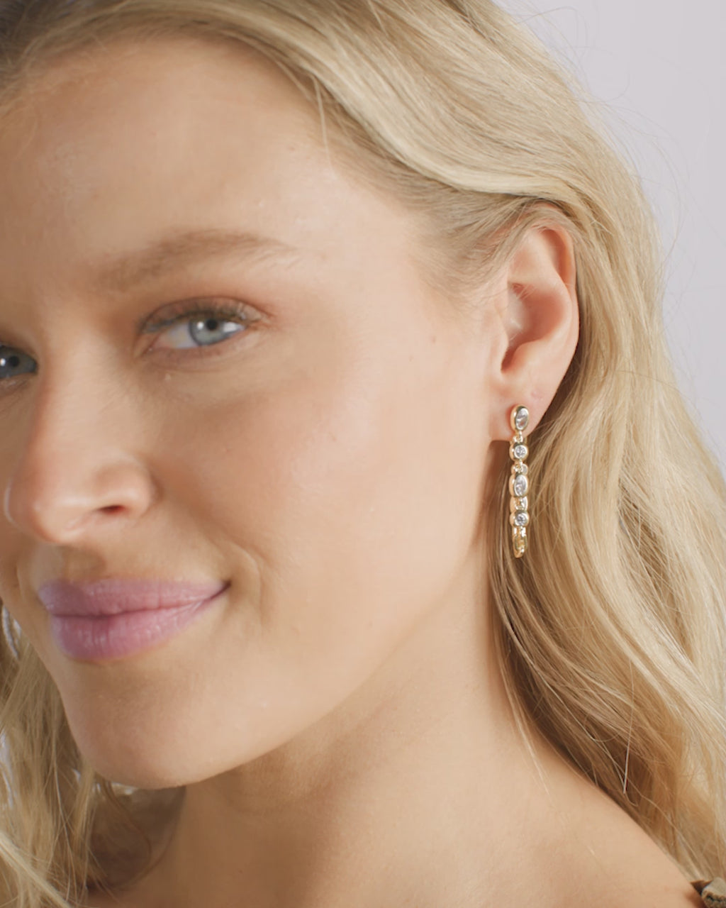 She's A Boss Soft Hoops - Gold|White Diamondettes