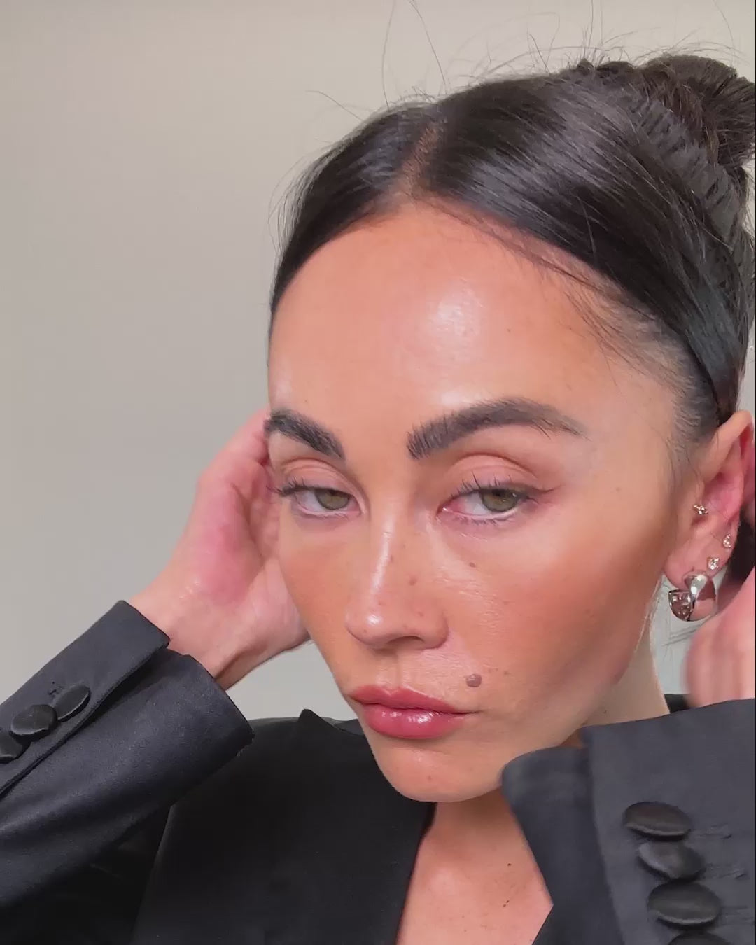 "She's So Smooth" Hoops 18mm - Silver