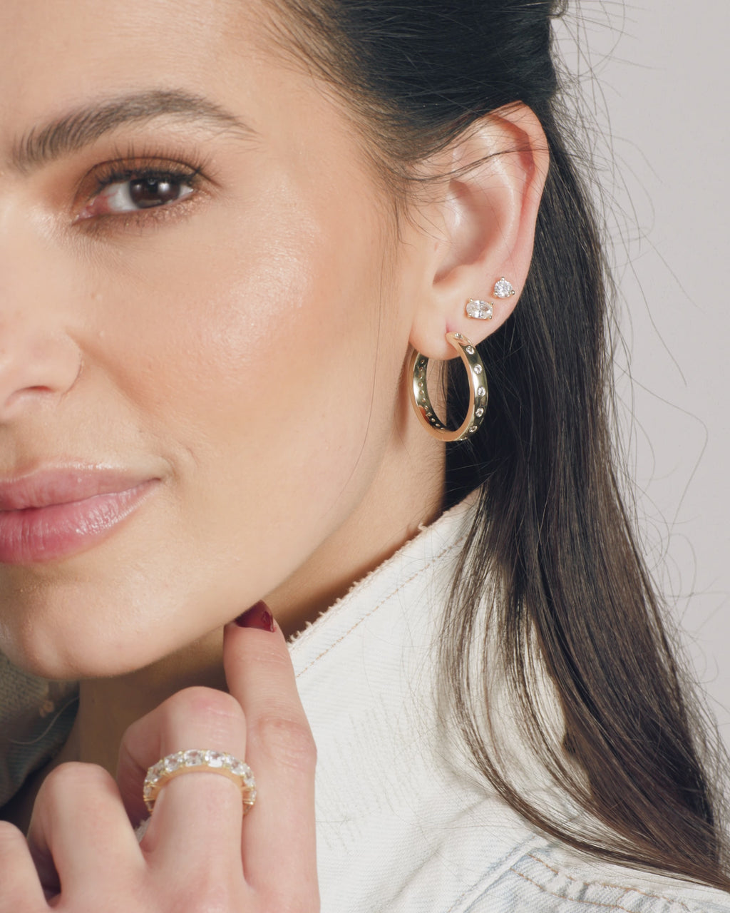 Ashley Infinity Reversible Hoops 1" - Gold|White Diamondettes