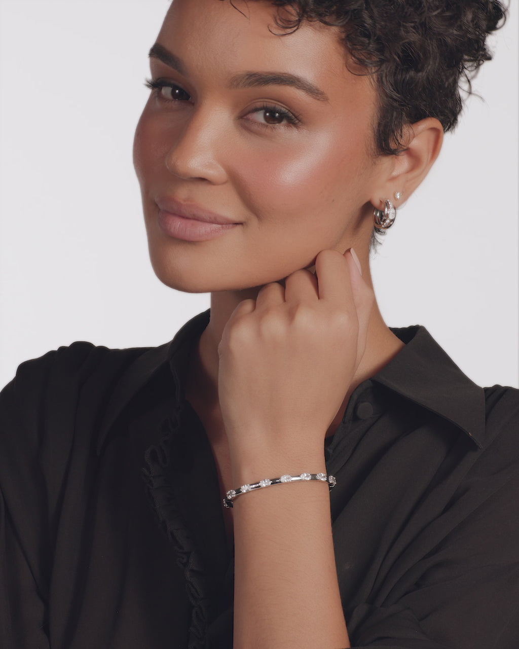 She's On Point Station Cuff - Silver|White Diamondettes