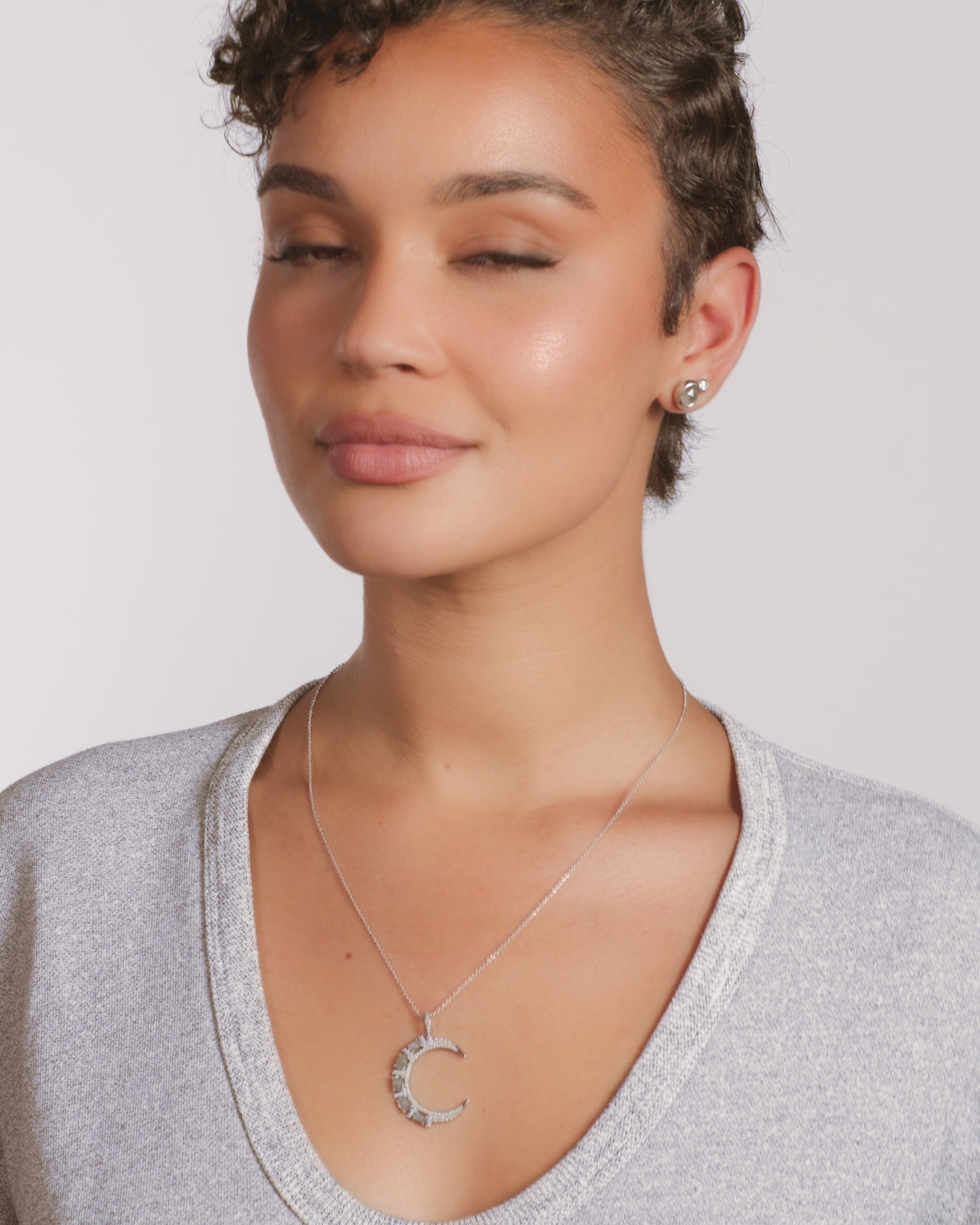 She's an Icon Moon Necklace - Silver|Labradorite