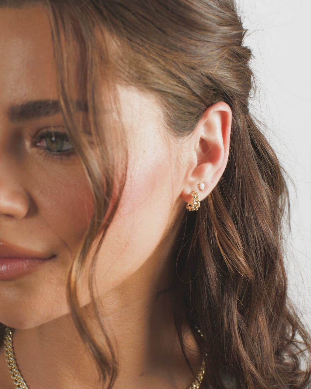 Pavé Julian Chain Huggies - Gold|White Diamondettes