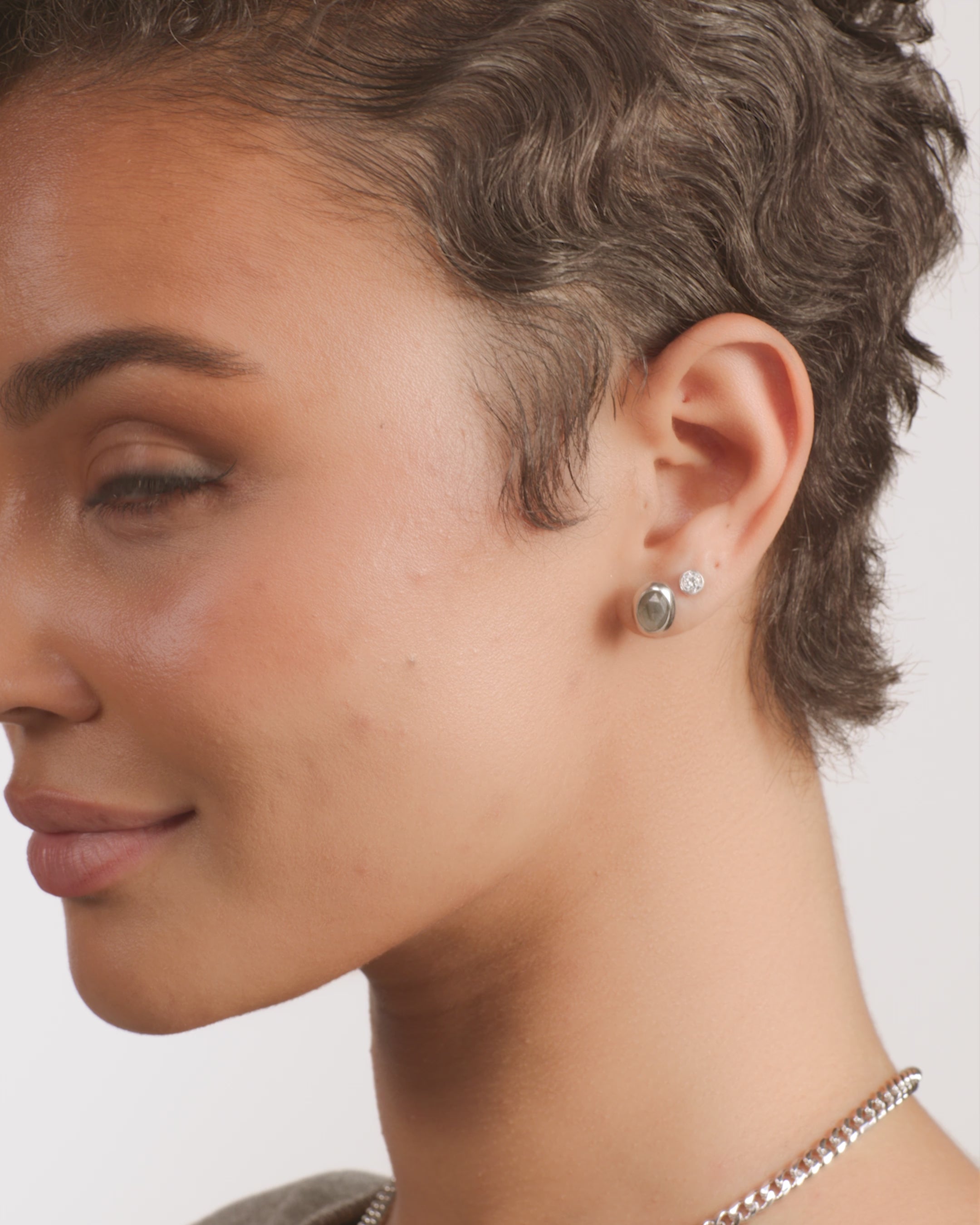 She's a Boss Studs 8mm - Silver|Labradorite