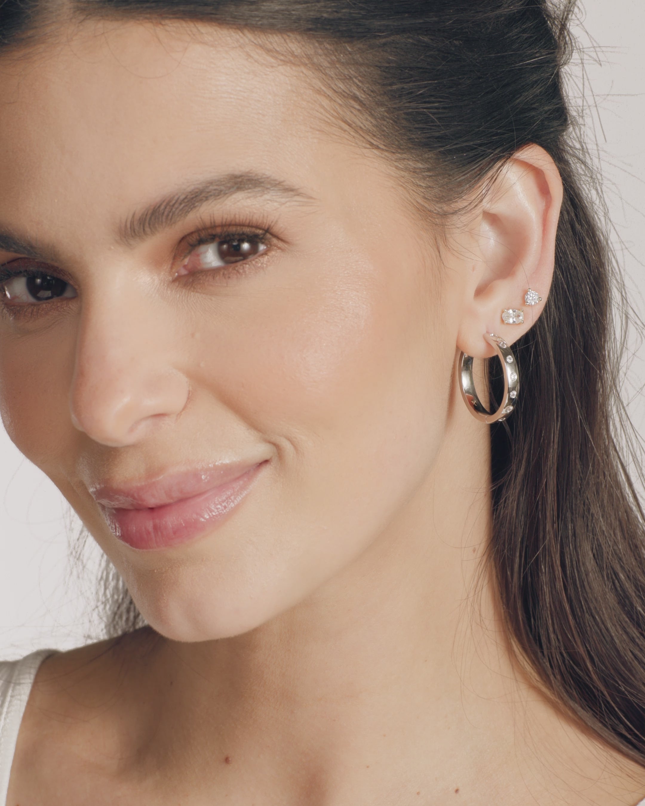 Ashley Reversible Hoops 1" - Silver|White Diamondettes