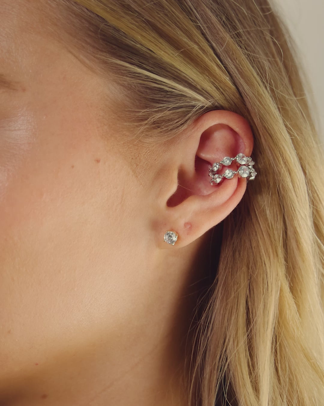She's an Icon Ear Cuff - Silver|White Diamondettes