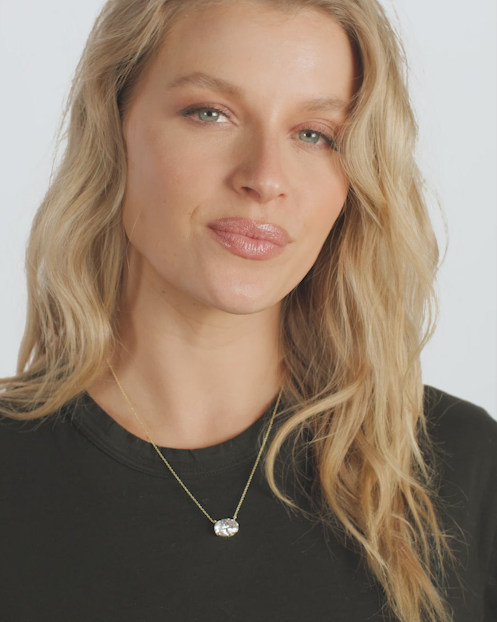 Hello Gorgeous! Necklace - Gold|White Diamondettes