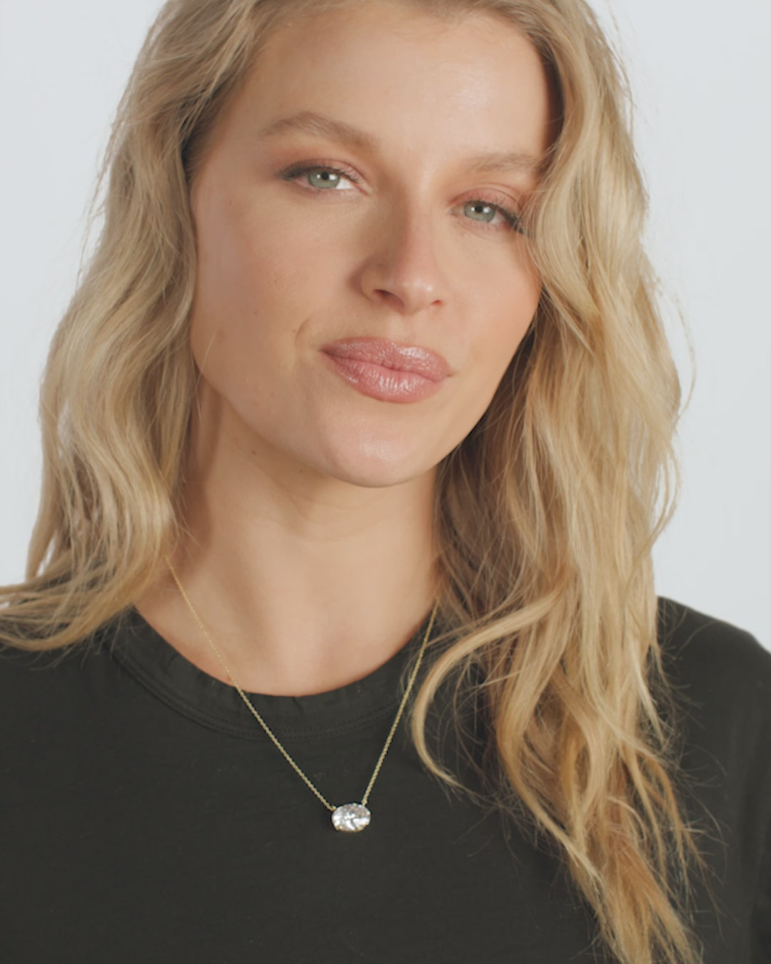 Hello Gorgeous! Necklace - Gold|White Diamondettes